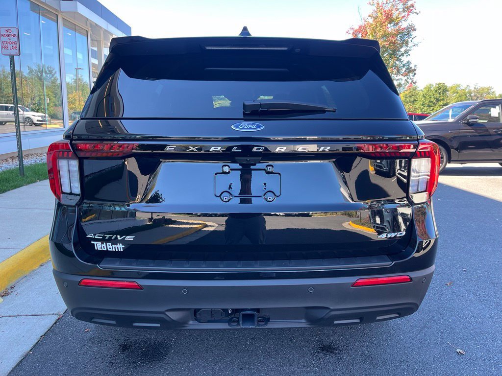 Certified 2025 Ford Explorer Active AWD/4WD image 8