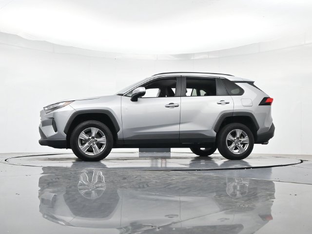 Used 2024 Toyota RAV4 XLE FWD image 37
