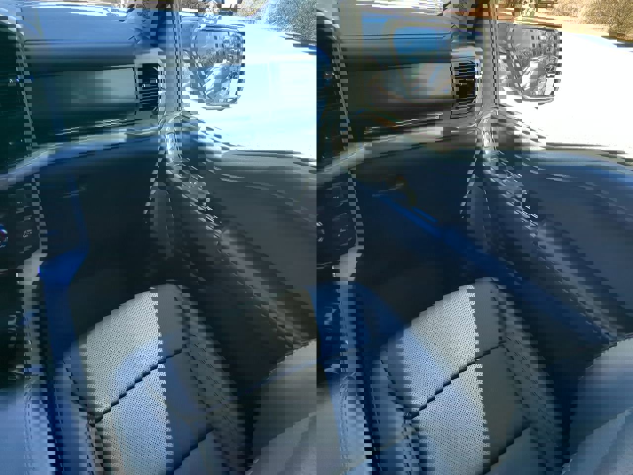 Certified 2023 Ford F150 Lariat w/ Equipment Group 502A High image 15