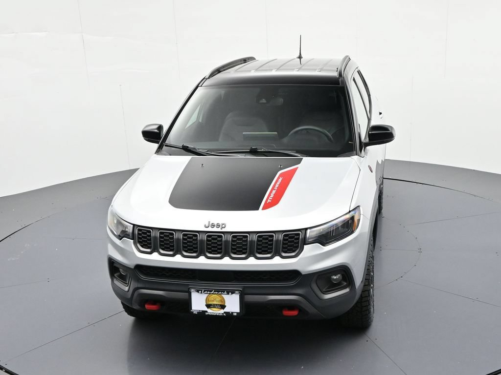 Used 2025 Jeep Compass Trailhawk AWD/4WD image 17