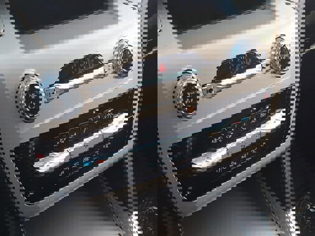 Certified 2022 Ford Explorer XLT w/ Equipment Group 202A image 29