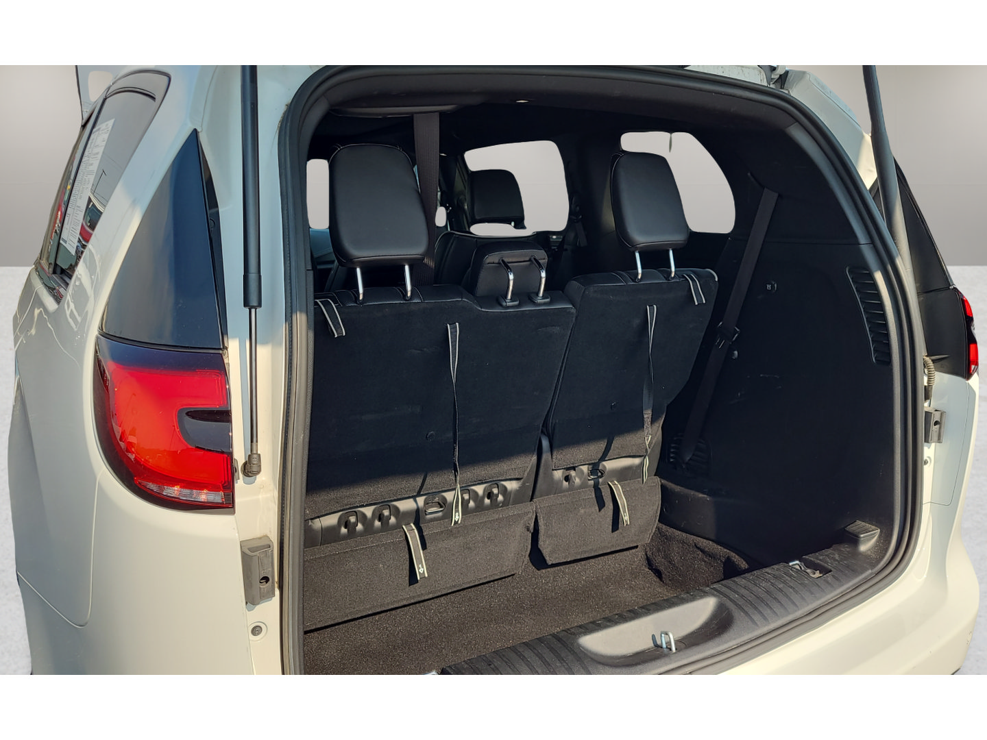 Used 2025 Chrysler Pacifica Limited FWD image 26