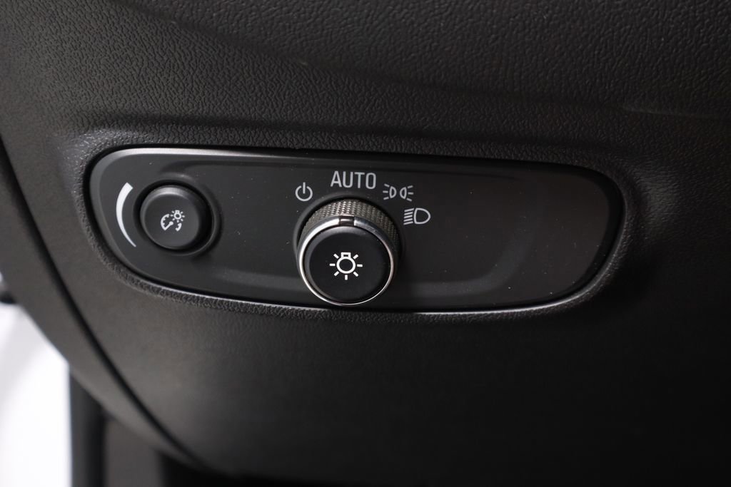 Used 2024 Chevrolet Equinox LS w/ LS Convenience Package image 26