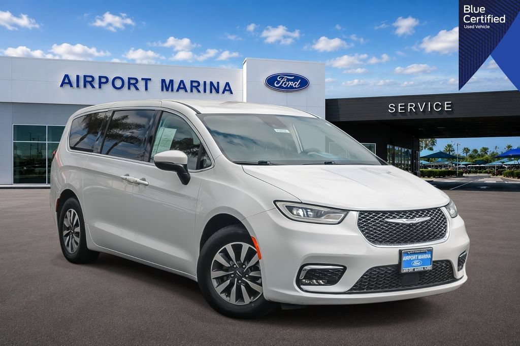 Used 2023 Chrysler Pacifica Touring-L FWD image 1
