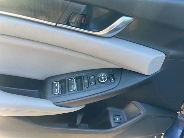 Used 2019 Honda Accord EX image 16