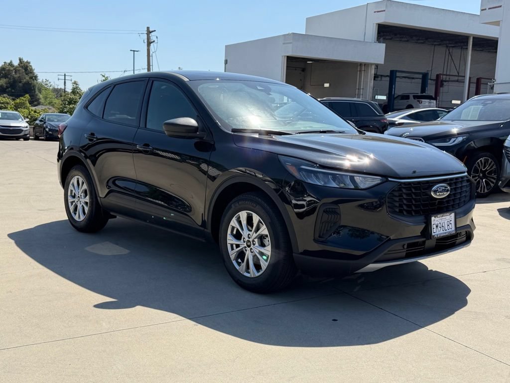 Certified 2025 Ford Escape Active FWD image 5