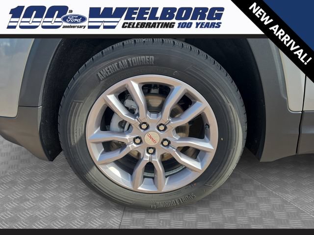 Used 2024 GMC Terrain SLT AWD/4WD image 9