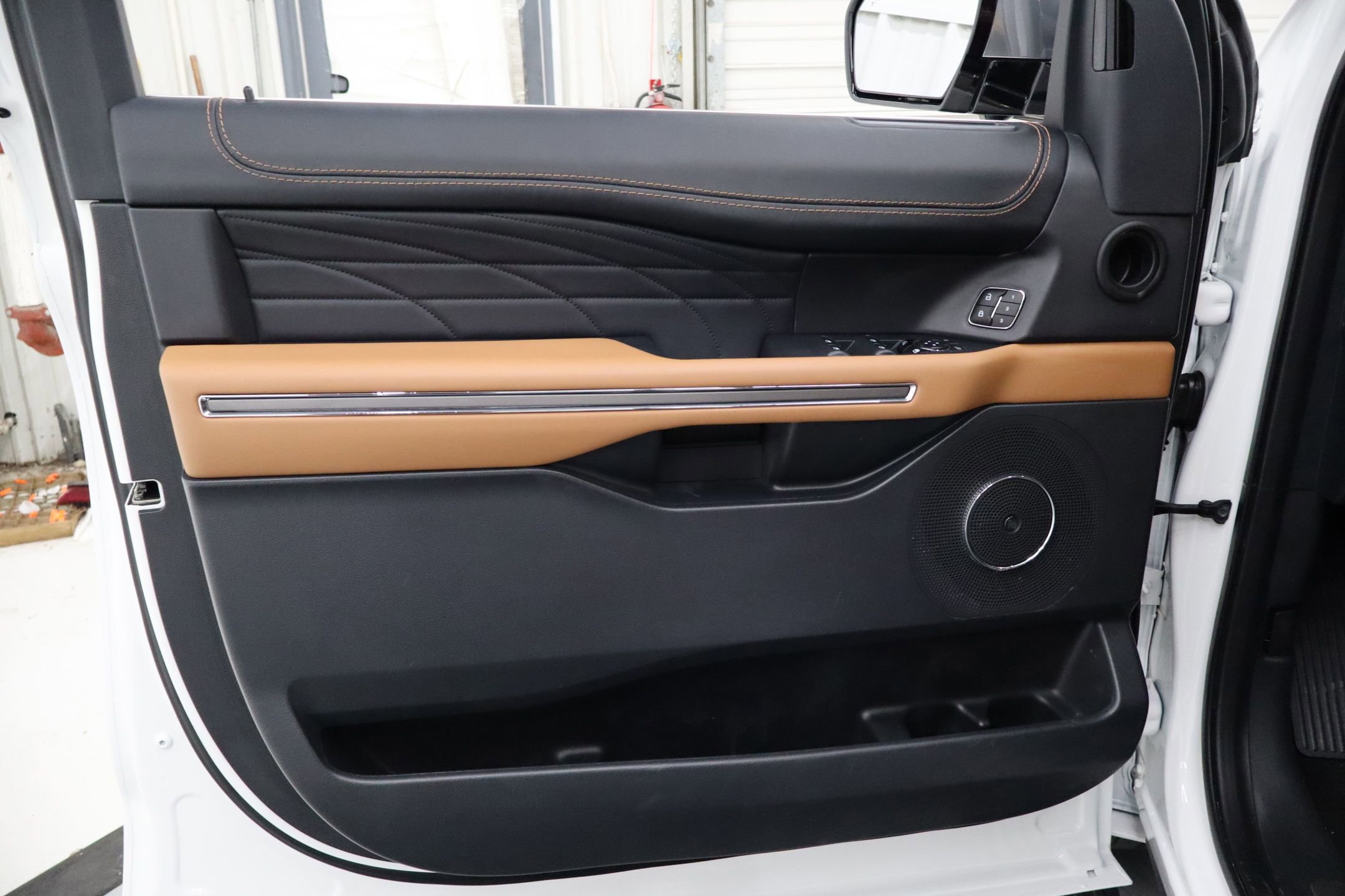 Certified 2023 Ford Expedition Platinum image 13