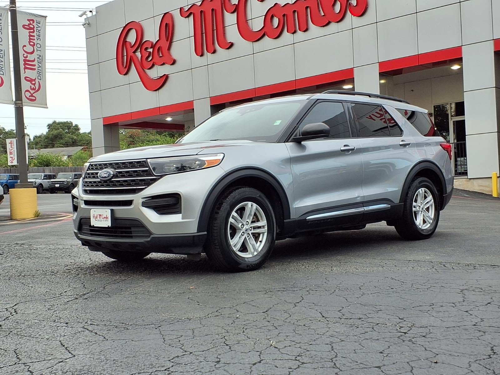 Certified 2024 Ford Explorer XLT RWD image 1