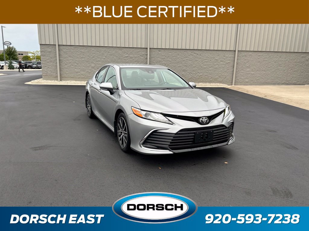 Used 2021 Toyota Camry XLE w/ Navigation Package FWD image 3