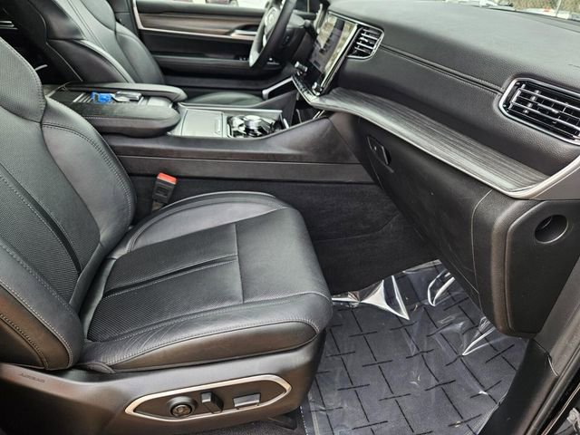 Used 2024 Jeep Wagoneer Series II w/ Flexible Seating Group image 17