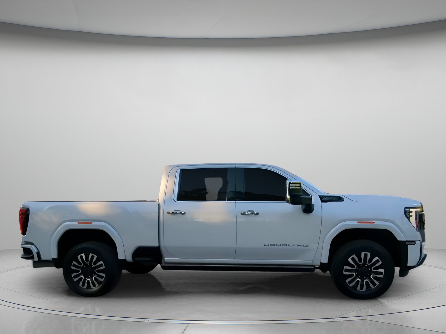 Used 2024 GMC Sierra 2500 Denali Ultimate AWD/4WD image 33