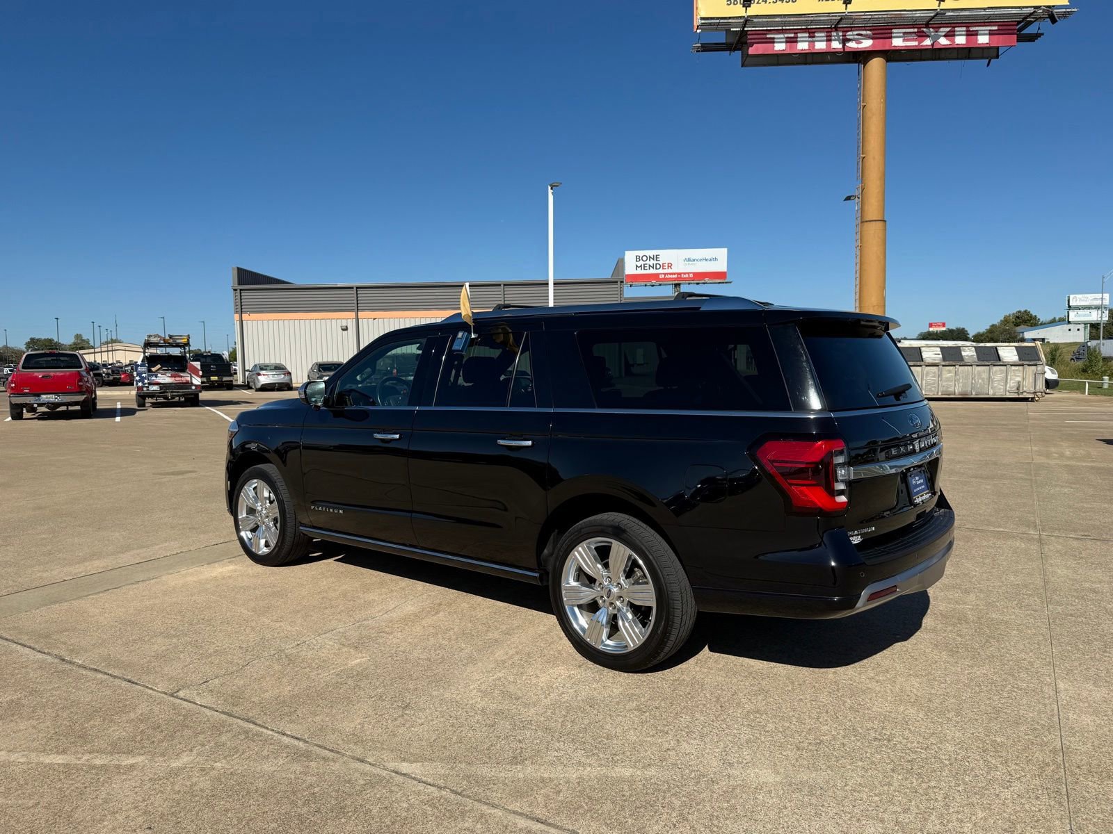 Certified 2023 Ford Expedition Max Platinum image 3