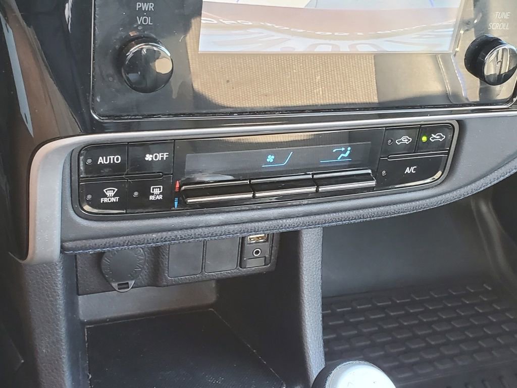Used 2017 Toyota Corolla L image 25