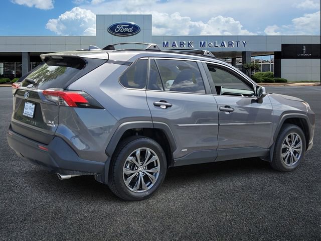 Used 2023 Toyota RAV4 XLE Premium AWD/4WD image 4