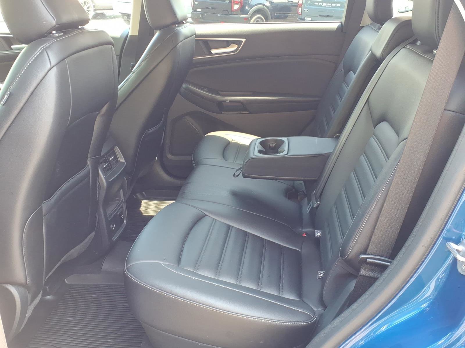 Certified 2022 Ford Edge SEL w/ Convenience Package AWD/4WD image 4