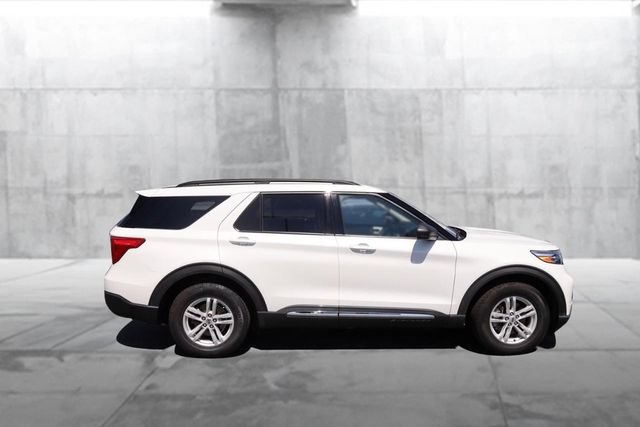 Certified 2021 Ford Explorer XLT w/ Equipment Group 202A AWD/4WD image 5