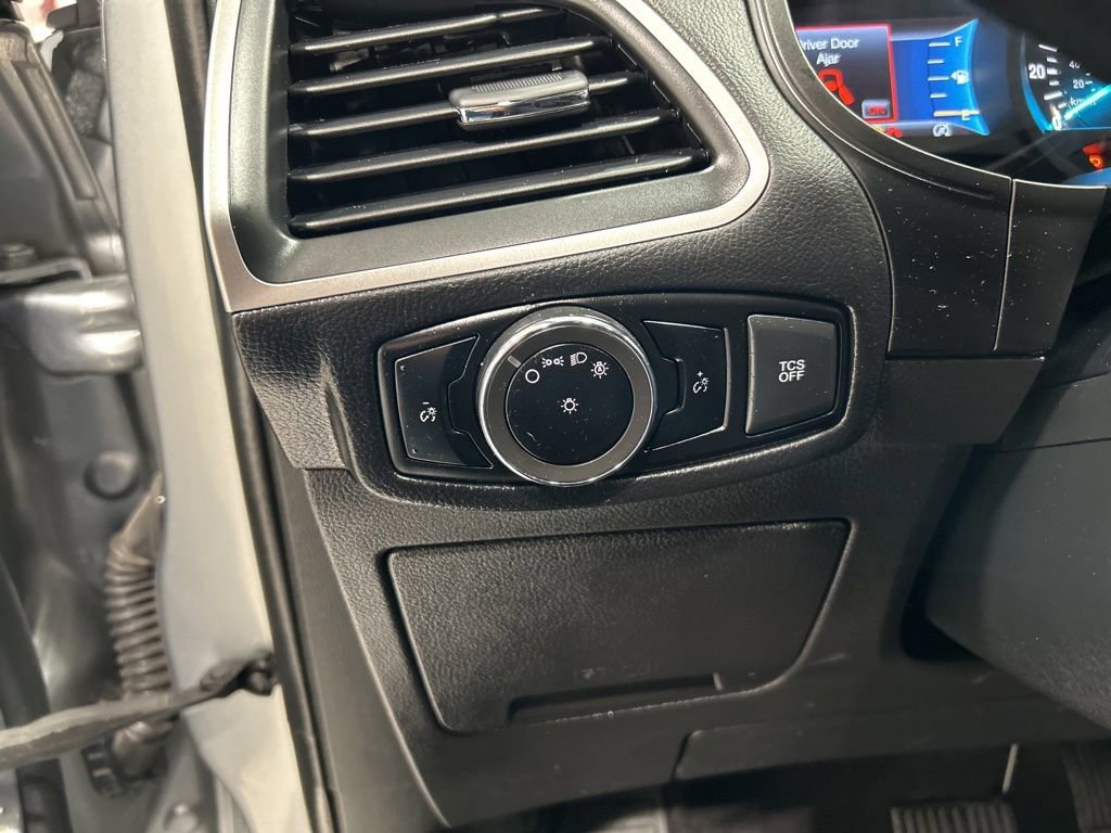 Certified 2024 Ford Edge SE w/ Black Appearance Package AWD/4WD image 14