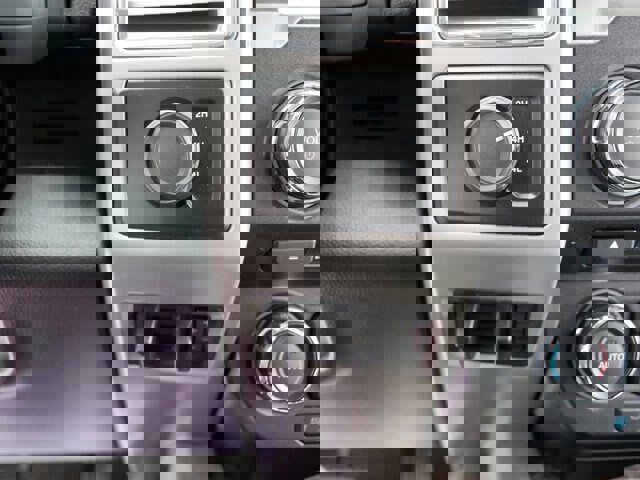 Certified 2017 Ford F350 Lariat w/ Tow Technology Bundle image 28