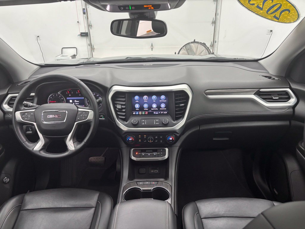 Used 2023 GMC Acadia SLT AWD/4WD image 4