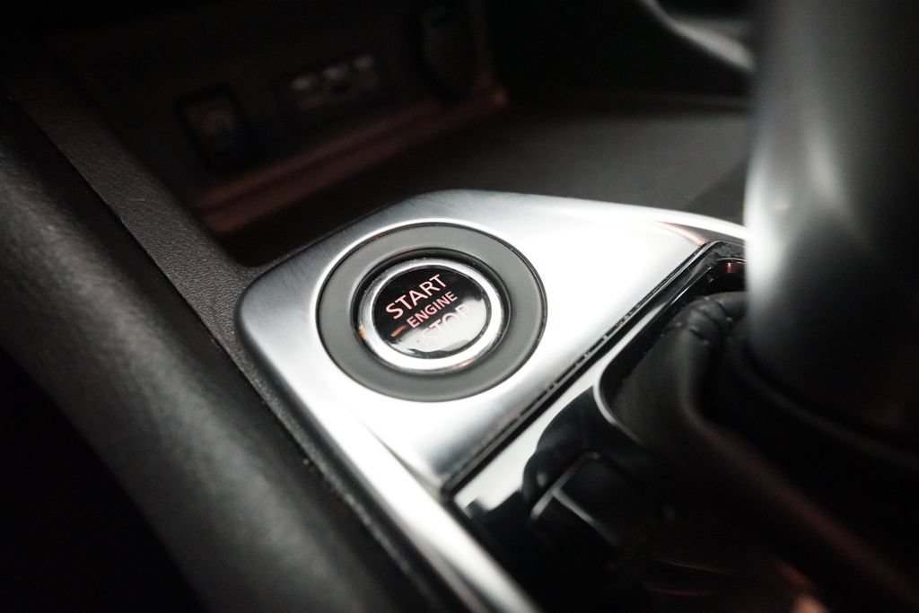 Used 2025 Nissan Sentra SV FWD image 29