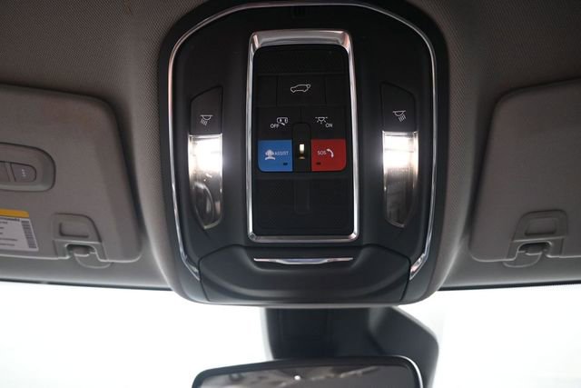 Used 2023 Jeep Grand Cherokee Limited AWD/4WD image 19
