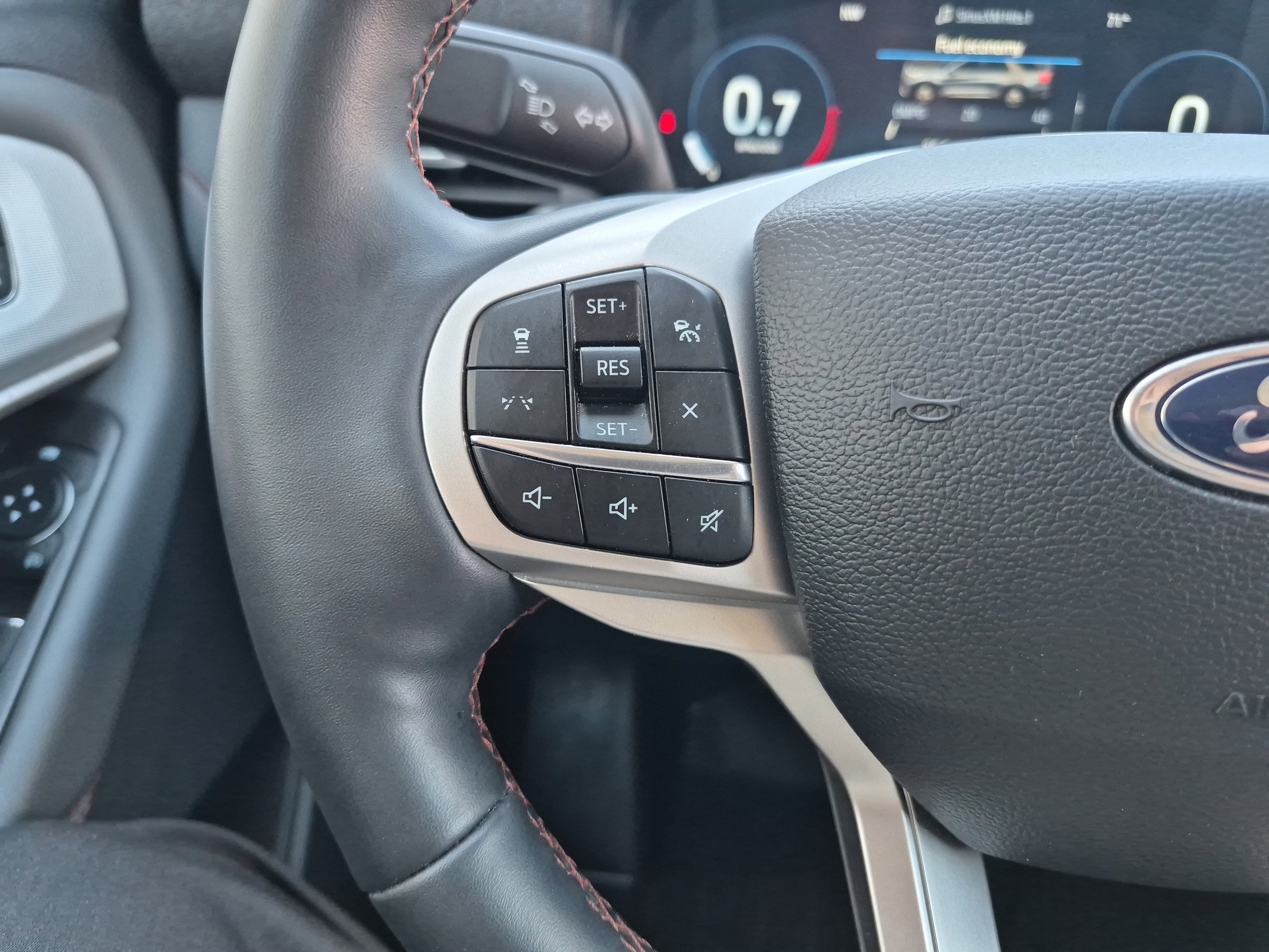 Certified 2025 Ford Explorer Active image 26