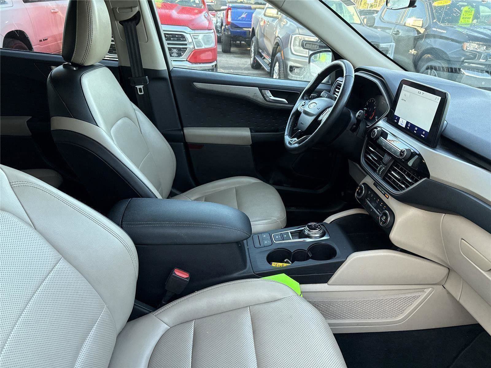 Certified 2020 Ford Escape SEL image 17