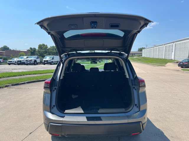 Used 2025 Nissan Rogue SV AWD/4WD image 8