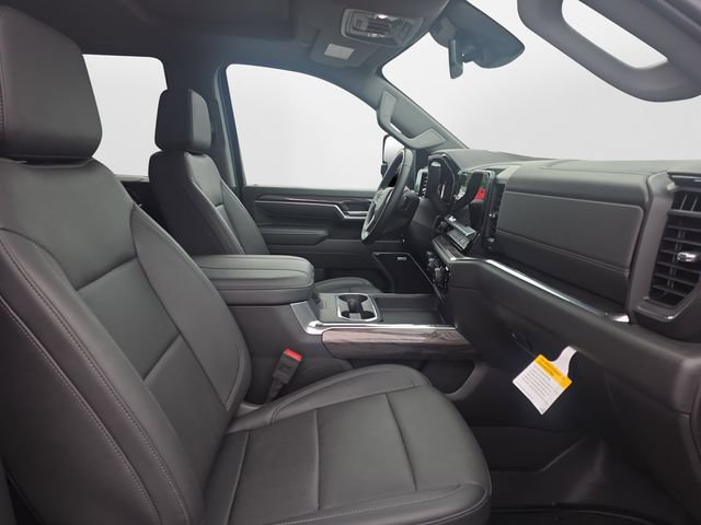 Used 2025 Chevrolet Silverado 2500 LTZ w/ LTZ Plus Package AWD/4WD image 17