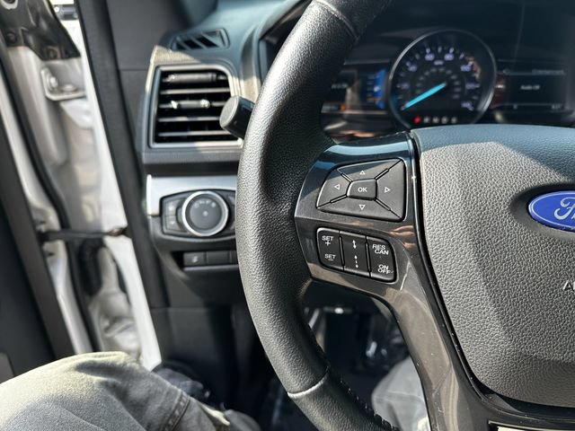 Certified 2018 Ford Explorer XLT w/ Equipment Group 202A AWD/4WD image 28