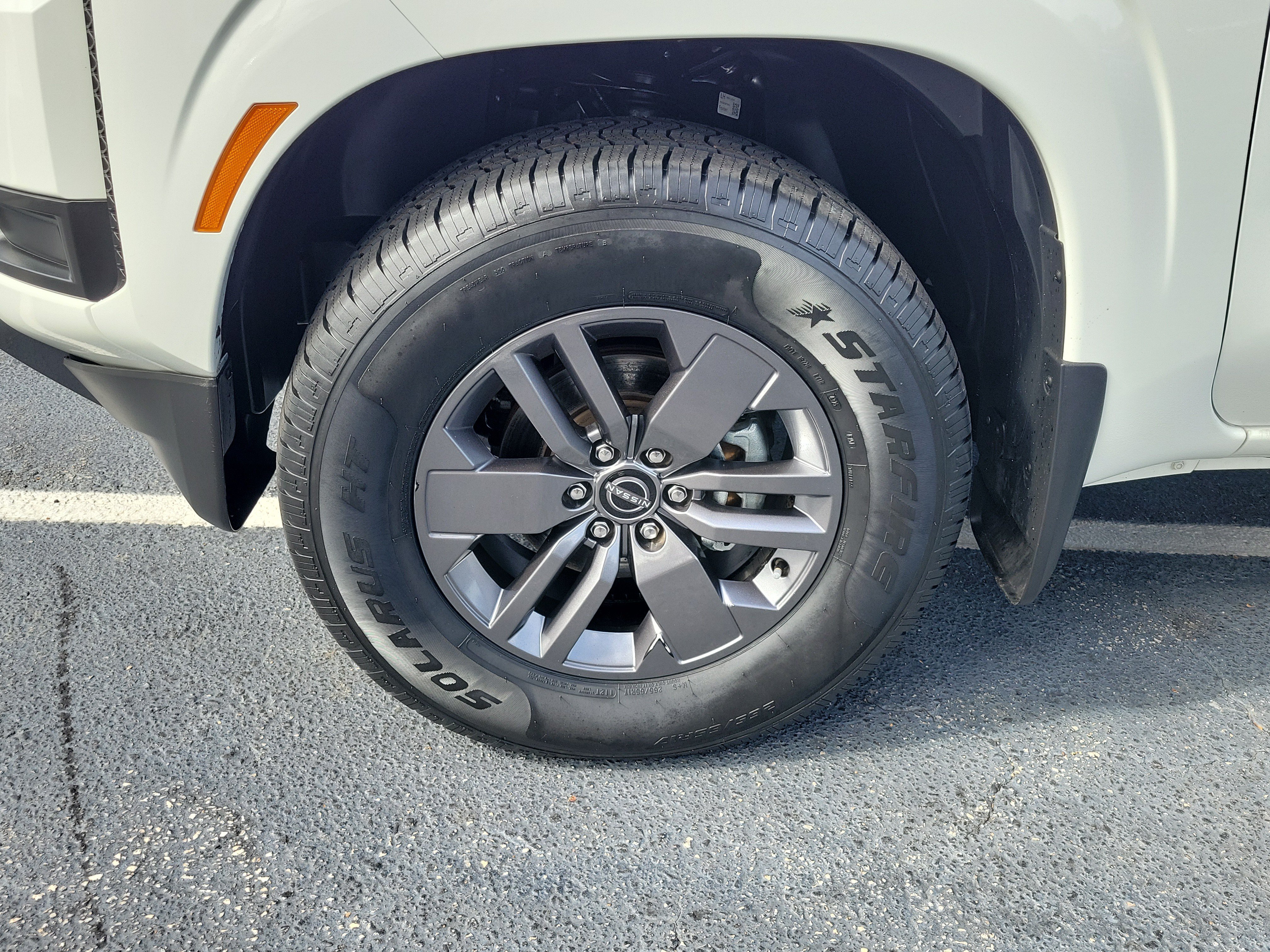 Used 2025 Nissan Frontier SV RWD image 5