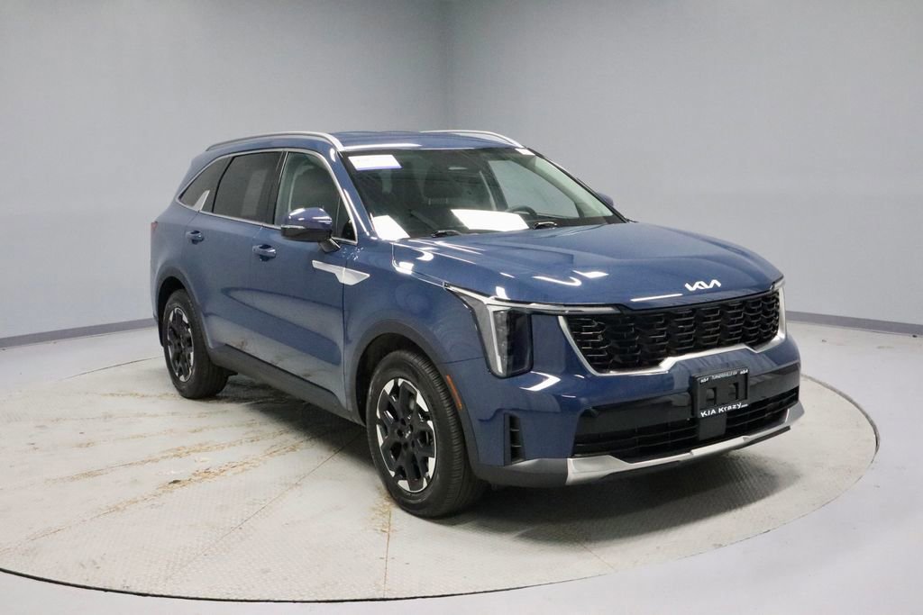 Used 2025 Kia Sorento S FWD image 7