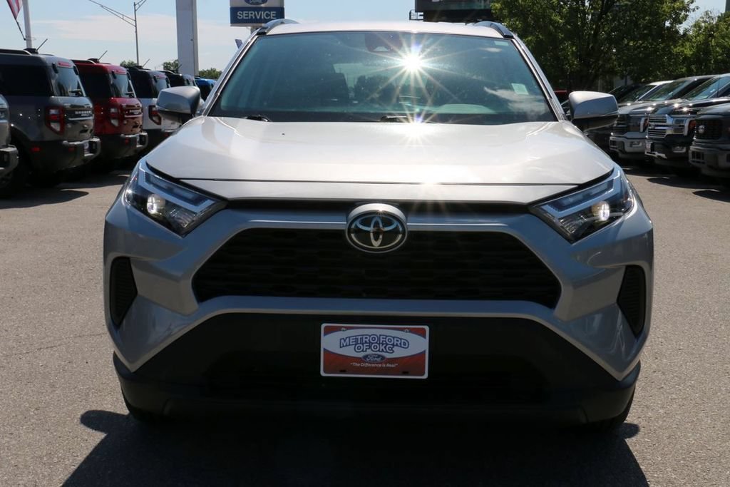 Used 2025 Toyota RAV4 XLE AWD/4WD image 3
