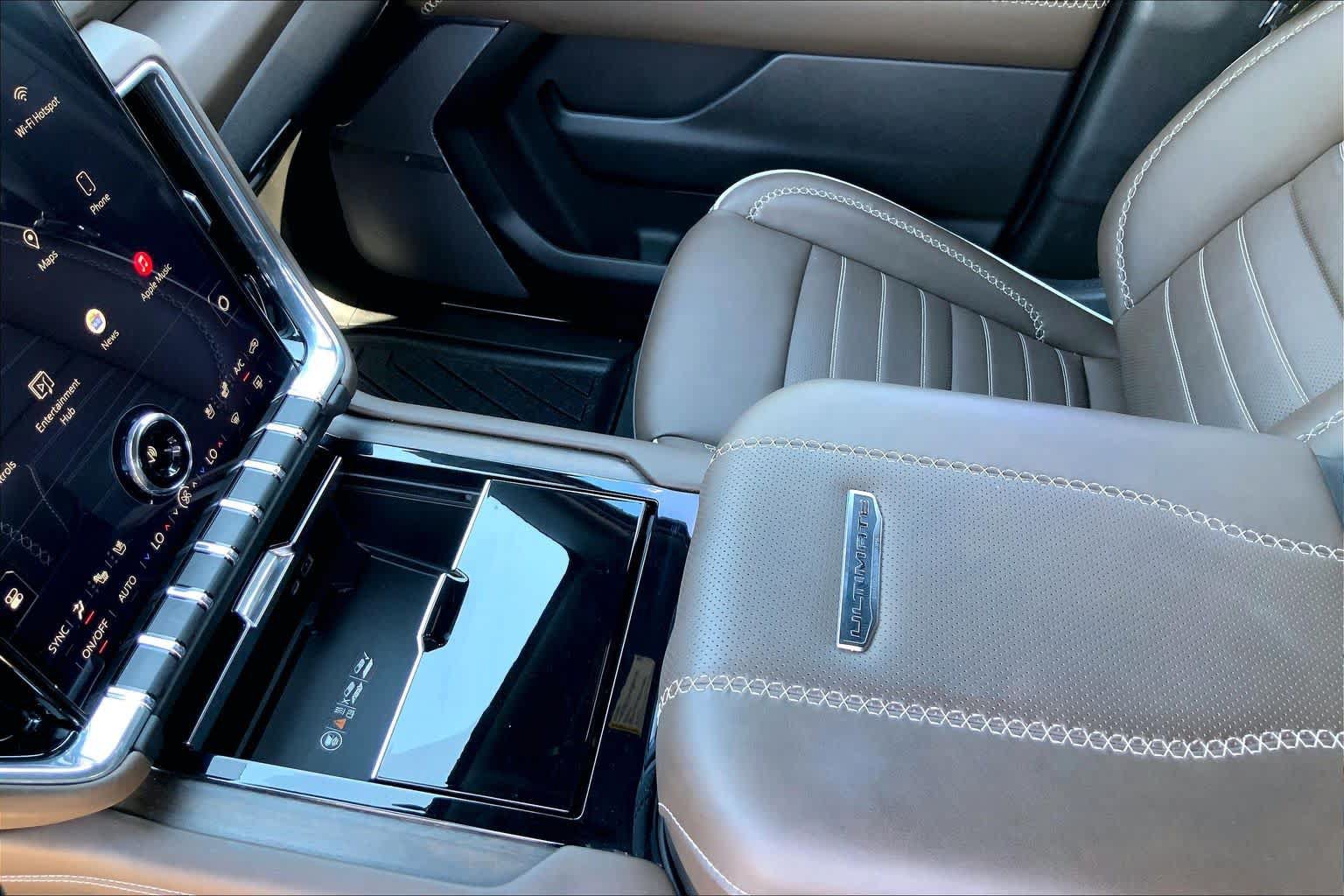 Used 2025 GMC Yukon Denali Ultimate AWD/4WD image 15