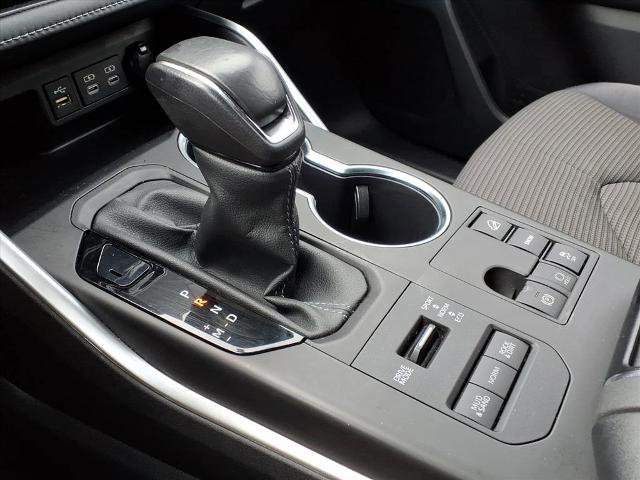 Used 2023 Toyota Highlander LE image 15
