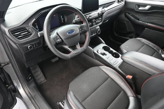 Certified 2025 Ford Escape ST-Line FWD image 11