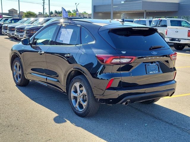 Certified 2023 Ford Escape ST-Line w/ Tech Pack #1 AWD/4WD image 3