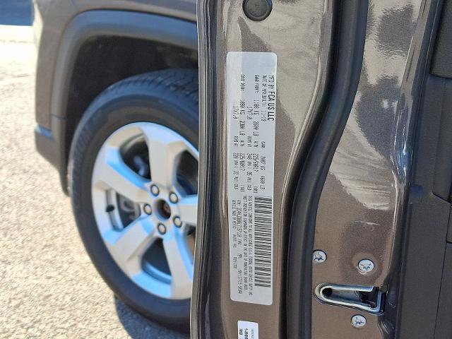 Used 2020 Jeep Compass Latitude w/ Cold Weather Group AWD/4WD image 28