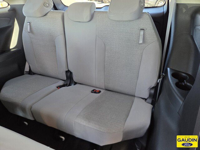 Used 2025 Toyota Sienna LE FWD image 12