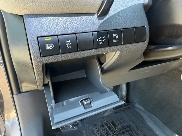 Used 2021 Toyota Camry SE w/ Audio Upgrade Package FWD image 13