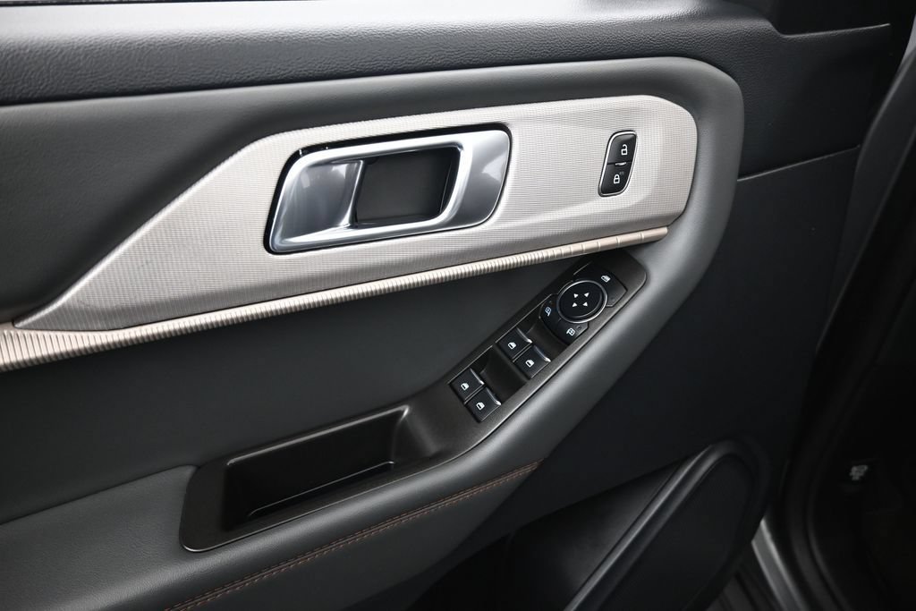 Certified 2025 Ford Explorer Active RWD image 11