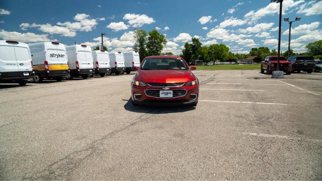 Used 2017 Chevrolet Malibu LT FWD image 9