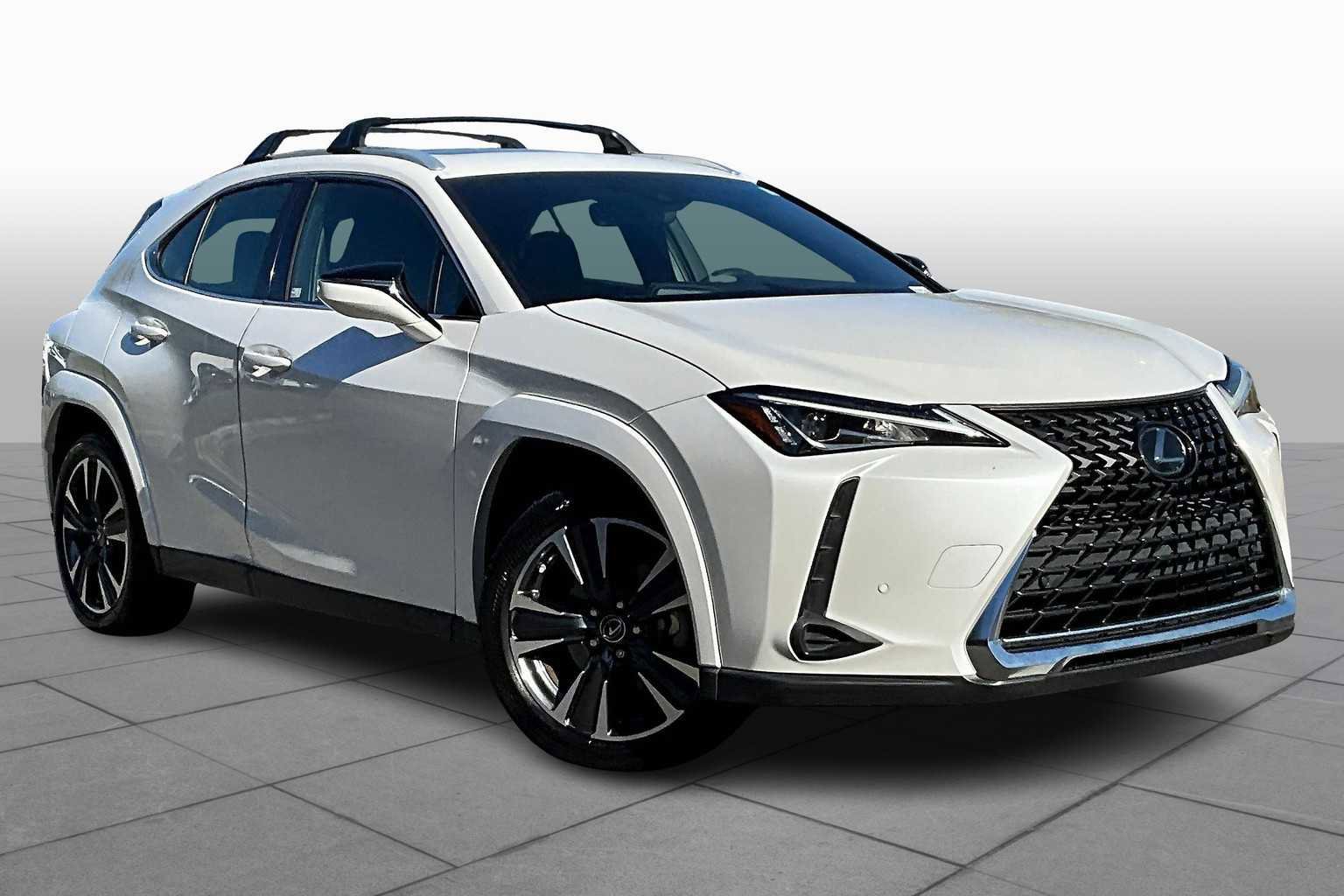 Used 2022 Lexus UX 200 w/ Premium Package image 5