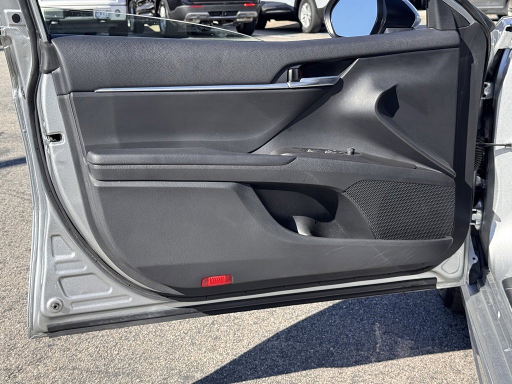 Used 2024 Toyota Camry SE image 15