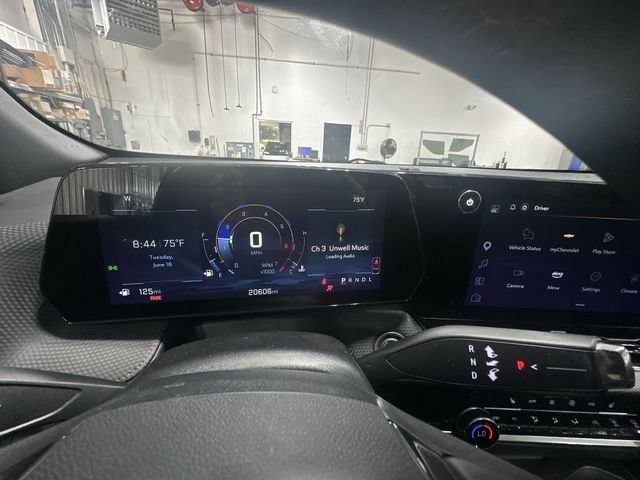 Used 2025 Chevrolet Equinox RS FWD image 14