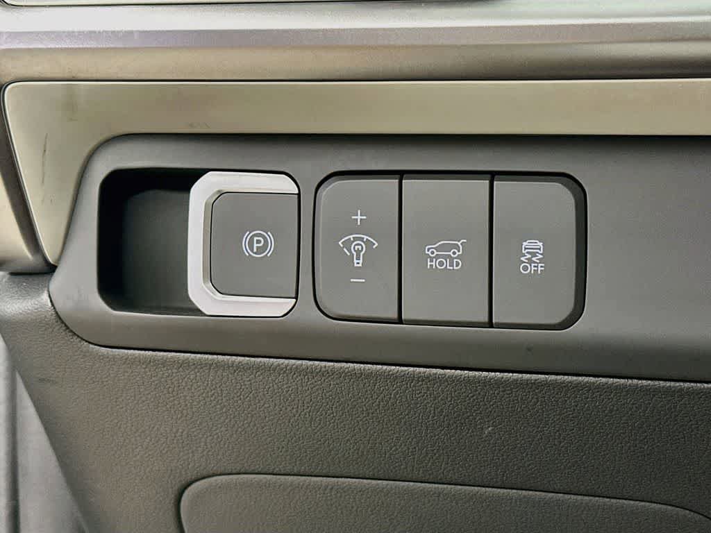 Used 2024 Hyundai Santa Fe SE FWD image 25