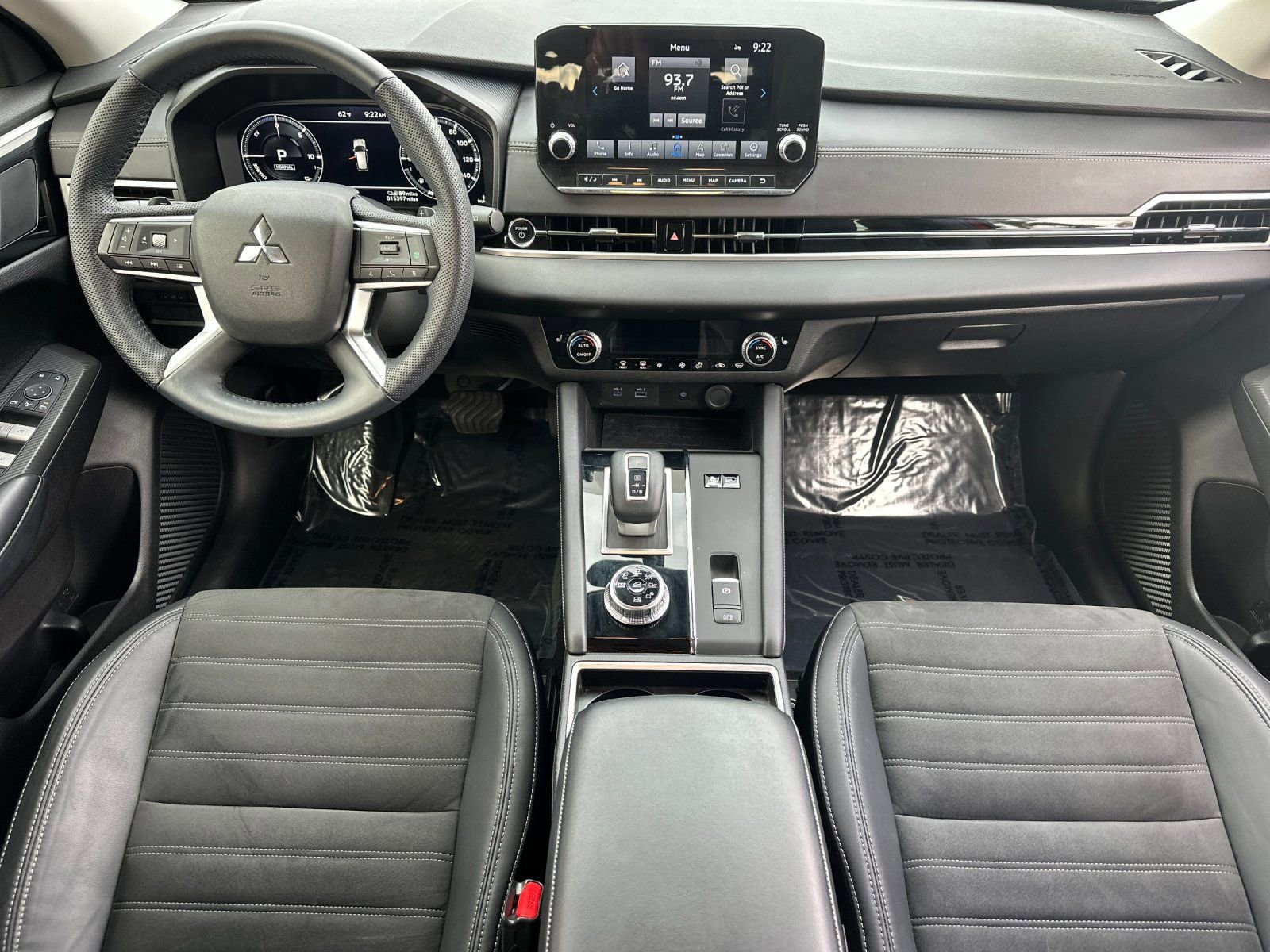 Used 2023 Mitsubishi Outlander 4WD Plug-In Hybrid image 12