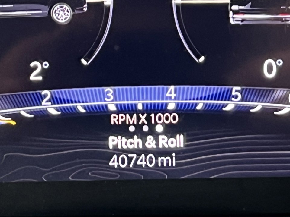 Used 2023 Jeep Grand Cherokee Limited w/ Luxury Tech Group II image 12