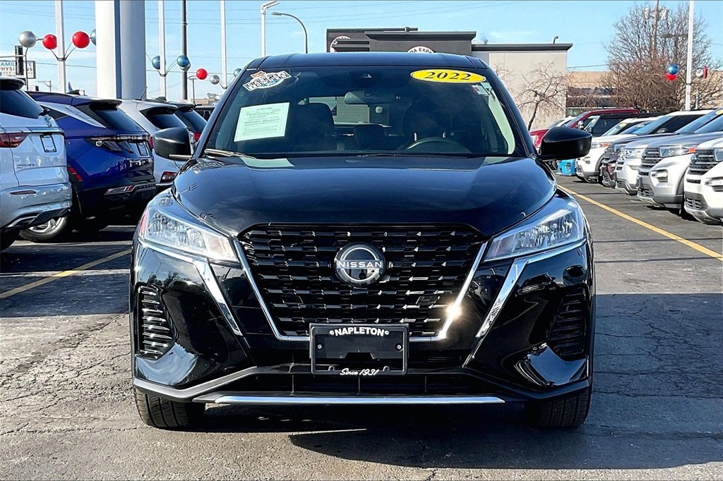 Used 2022 Nissan Kicks S image 2